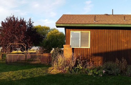 Yakima Apartment | Master Suite minutes from Yakima in town of Tieton.