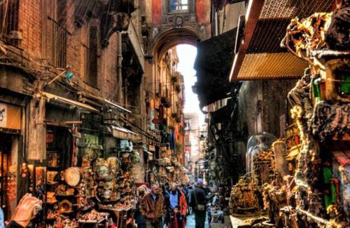 Historical Center House | Materdei Rooms - Camere con cucina privata vicino Metro e colazione inclusa