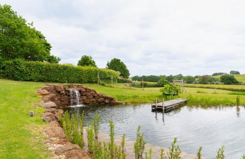 Bletchingley House | Mattie's Loft