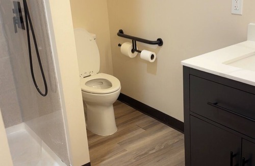 Mattoon Hotel | Mattoon - A5 King & 2 Fulls Bunk Bed - Two Room Suite