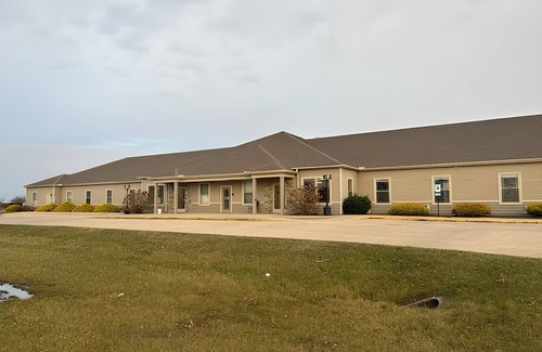 Mattoon Hotel | Mattoon - A5 King & 2 Fulls Bunk Bed - Two Room Suite