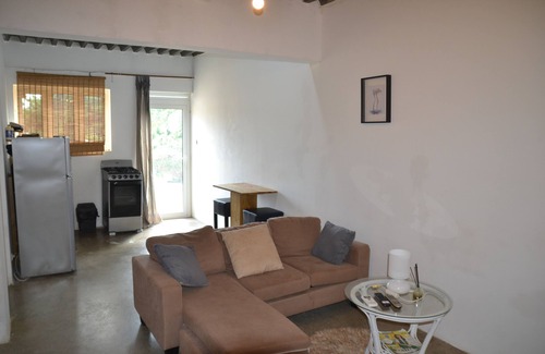 Willemstad Apartment | Matua: Spacious `loft style` studio with pool