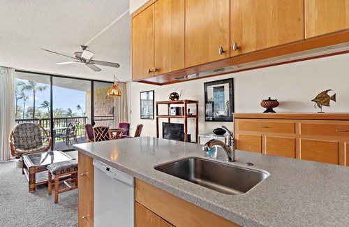 Kihei Condo | Maui Sunset A412 Beach Front Condo