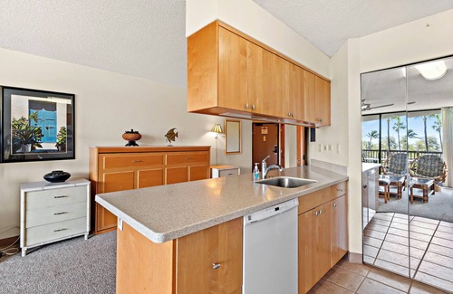 Kihei Condo | Maui Sunset A412 Beach Front Condo