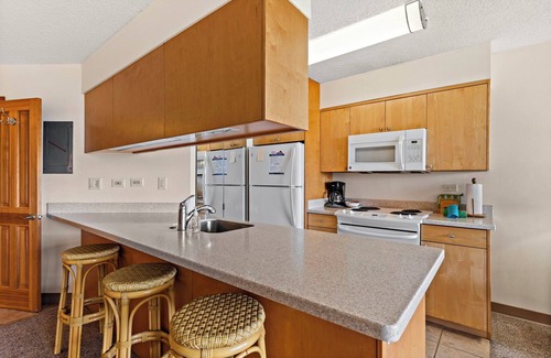 Kihei Condo | Maui Sunset A412 Beach Front Condo