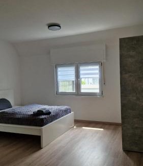 Iserlohn Apartment | MaxMir - Tannenweg Iserlohn, zentral - Parken - Küche - Netflix - Prime
