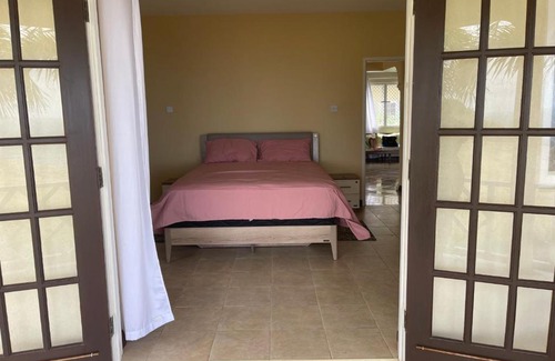 Marley Vale House | ‘MAYARO’ Private Room with Ocean View