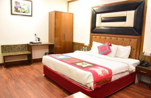 Katra Hotel | Mayur By Roomsinc