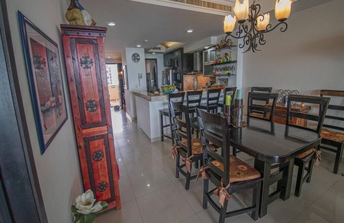 Mazatlan Condo | Mazatlán Solaria Beachfront Condo with Pool 703