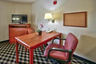 Northeast Colorado Springs Hotel | MCM Elegante Suites