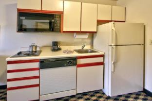 Northeast Colorado Springs Hotel | MCM Elegante Suites