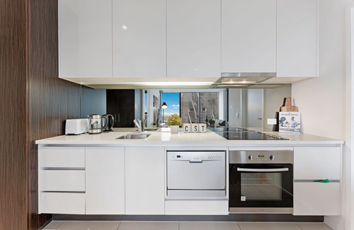 Melbourne Central Business District Apartment | MD1 - Spacious 2BR/2BTH APT + SEAVIEW!