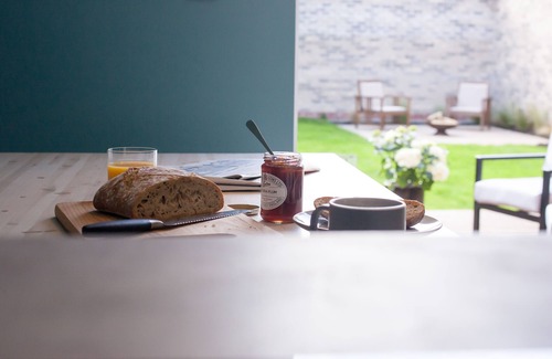 Trumpington House | Meadow Cottage, 10 minutes drive to Cambridge centre.