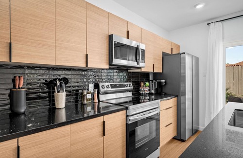 South Central Houston House | Med Center 8 min Spa Lounge 3 Ensuites Gated 2 Car Parking