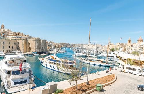 Senglea House | Medieval Knights house GF with Seaview at the Three Cities Marina