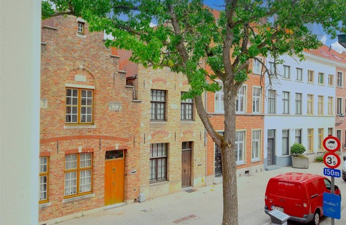Historical Center Bruges Apartment | Medieval studio in the historic centre