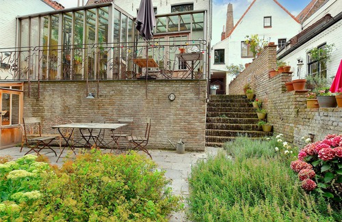 Historical Center Bruges Apartment | Medieval studio in the historic centre