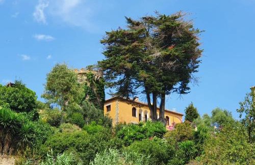 Caldes d'Estrac Villa | Medieval tower & villa by the sea
