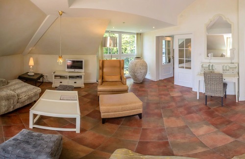 Kressbronn Apartment | Mediterranean apartment No: 5 only 2 minutes to the beach