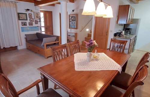 Vrisnik Villa | Mediterranean Villa with Pool and Game room