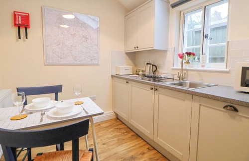 Coalbrookdale Cottage | MEDLAR COTTAGE, romantic, character holiday cottage in Ironbridge
