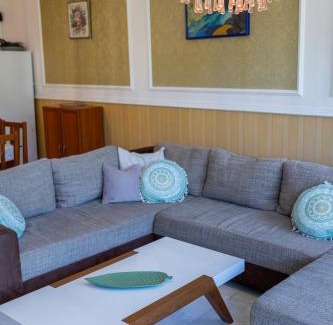 rayon Triaditsa Apartment | Megy's 3 Bedroom Central Apartment near NDK