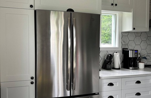 Ivry-sur-le-Lac Cottage | Melancy waterfront cottage in Sainte-Agathe Nord (Ivry-sur-le-Lac).