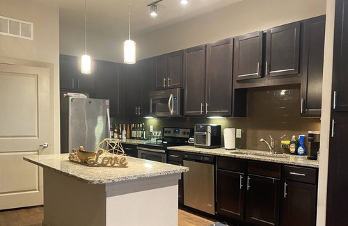 Memorial Apartment | Memorial District: Luxury Guest Suite