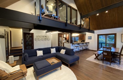 Incline Village House | Memory Making Remodeled Tahoe Cabin - Minutes to Ski Slopes and Lake