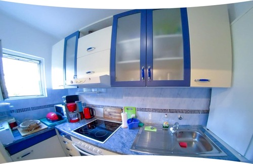 Kastel Sucurac Apartment | Mendys Sea View Escape near Split/Family-Friendly & Relaxing Stay