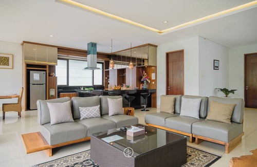 Bandung Villa | Mentari Hill View 8 BR heated pool and movie room