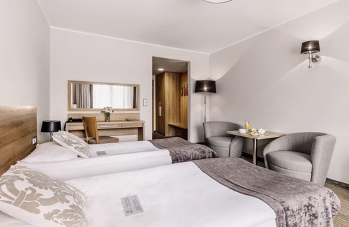 Warsaw Hotel | Mercure Wiazowna Brant