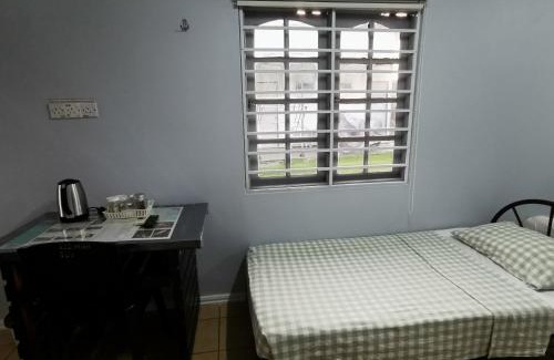 Kampung Lintang House | Merdeka Guest House 2