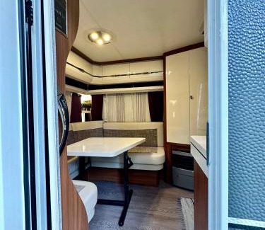 Suuresadama Other | Mereäärne Caravan Vormsi saarel