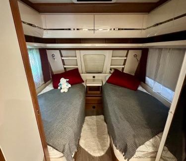 Suuresadama Other | Mereäärne Caravan Vormsi saarel