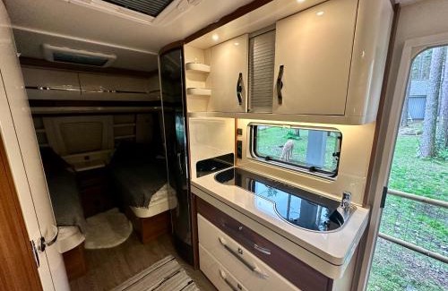 Suuresadama Other | Mereäärne Caravan Vormsi saarel