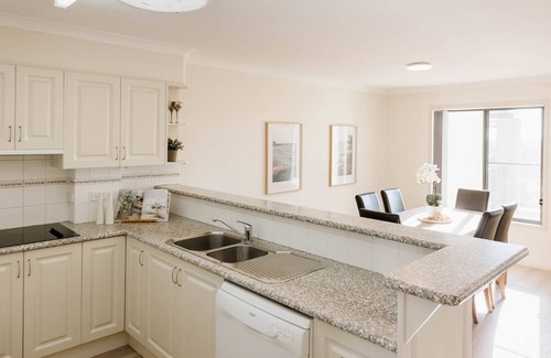 Yamba Apartment | Meridian 6 | Conveniently located near Pippi Beach
