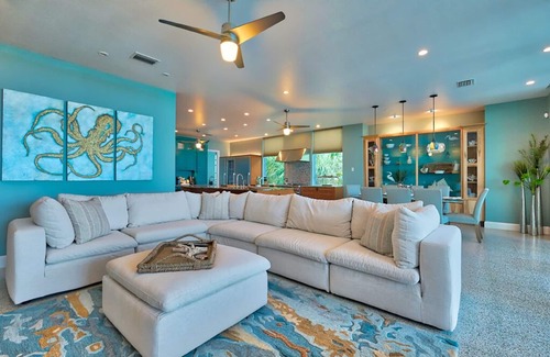 Indian Rocks Beach House | MERMAID'S GULF FRONT 5 BEDROOM BEACH HOUSE WITH A POOL!