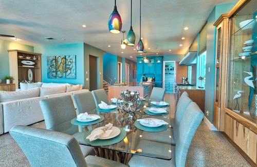 Indian Rocks Beach House | MERMAID'S GULF FRONT 5 BEDROOM BEACH HOUSE WITH A POOL!