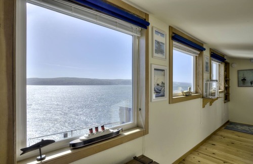 Marshall Cottage | Mermaid's House (Crew Quarters) - Tomales Bay Waterfront, Point Reyes, Marshall