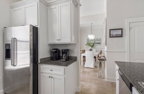Seacrest House | Mermaids Retreat 30A 🧜🏻‍♀️ STEPS to Beach Access, Pvt Heated Pool, Gulf Views, Bikes