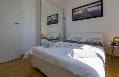 Crikvenica Apartment | Mery