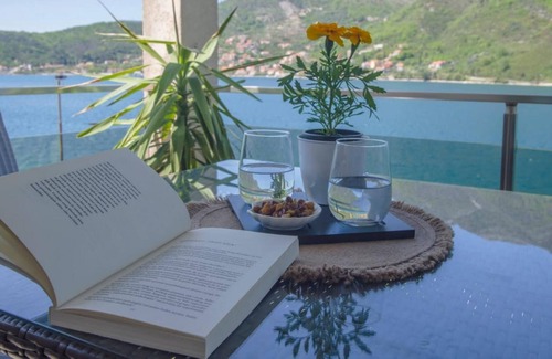 Lepetane Apartment | Mesmerizing Studio Flat near Kotor Bay in Tivat