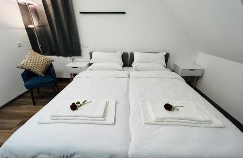 Unterrath Apartment | Messe HV-2