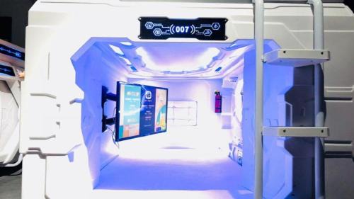 Kampong Glam Hotel | MET A Space Pod at Arab Street