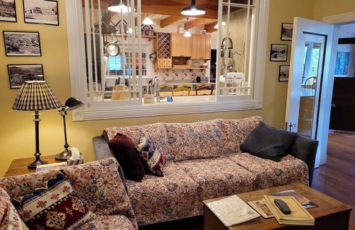 Twisp Cabin | Methow Valley Inn-4 Bedroom option, Sleeps 9, Perfect for Family or Friends