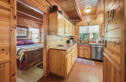 Camp Sherman House | Metolius Cabin 3