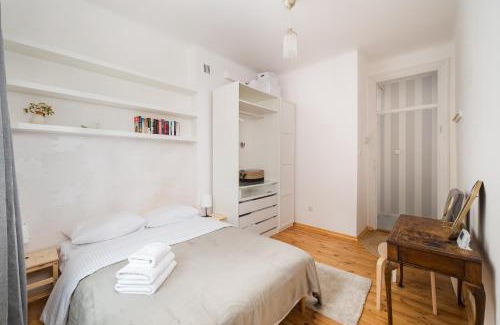 Mokotow Apartment | Metro Racławicka Charming Apartment