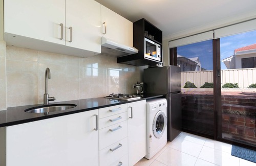 Trigg Apartment | Mettam's Magic @ Trigg Beach Studio!