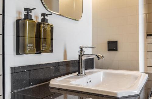 Municipality of Haarlem Hotel | Metzlr House